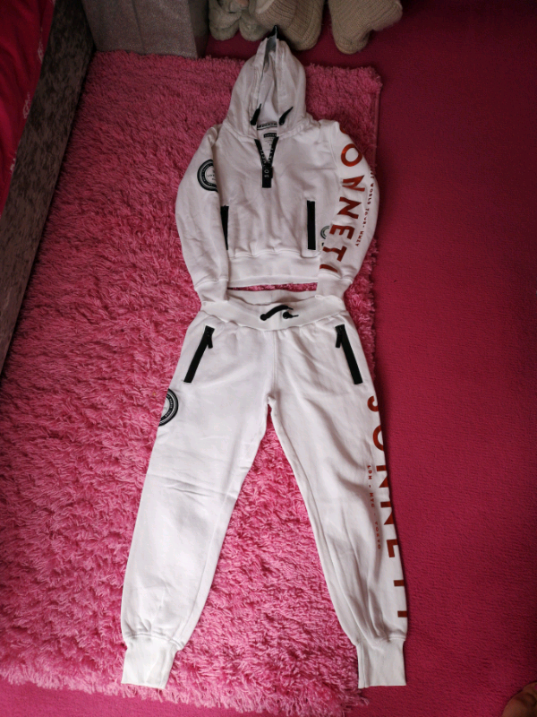 sonneti tracksuit girls